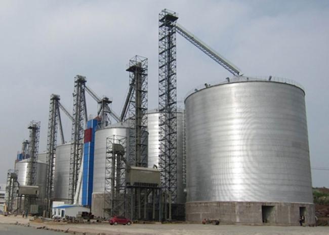 雨湖大型钢板库构造参数及水泥储存质量